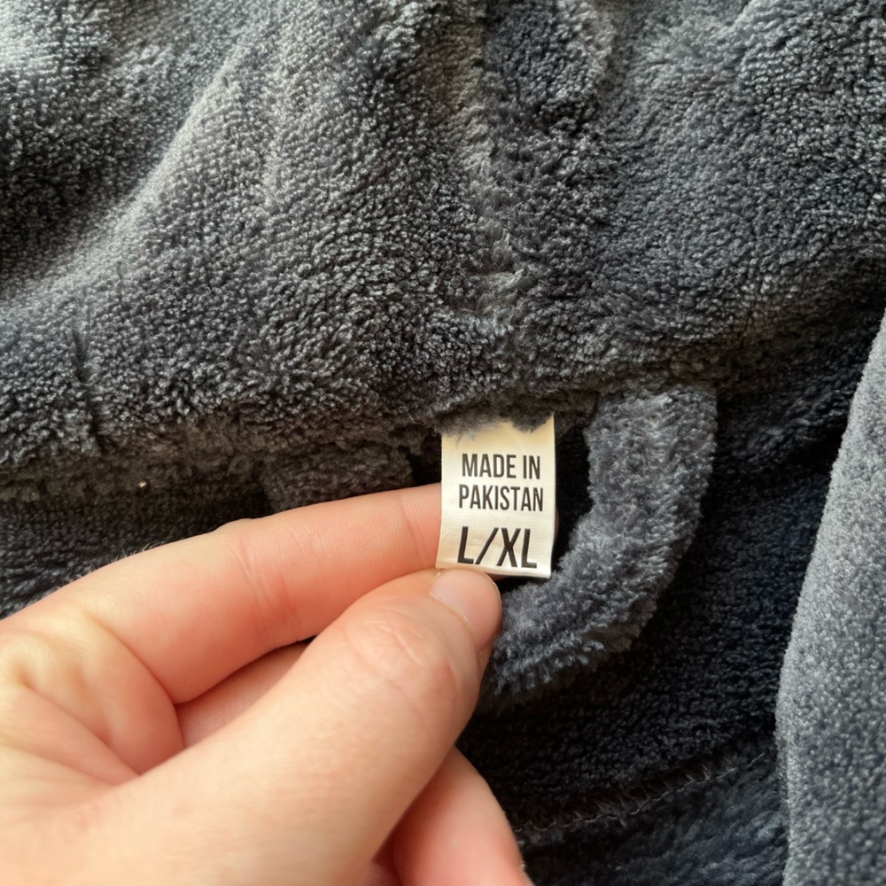 NWOT NY Threads Plush Robe - Picture 10 of 11